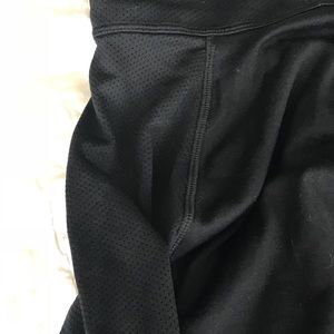 Under Armour light weight pull over